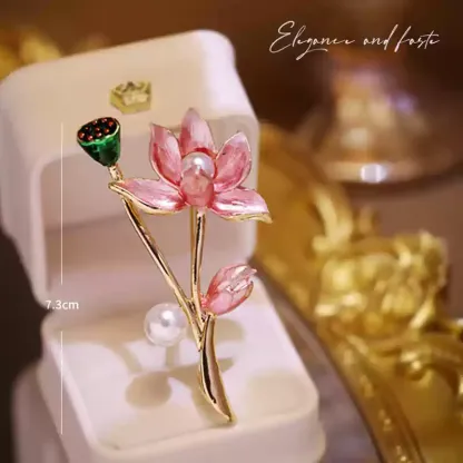 氣質西裝配飾珍珠胸花