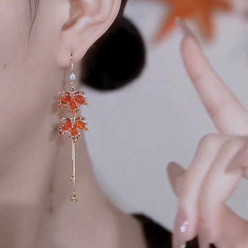 紅色楓葉耳環