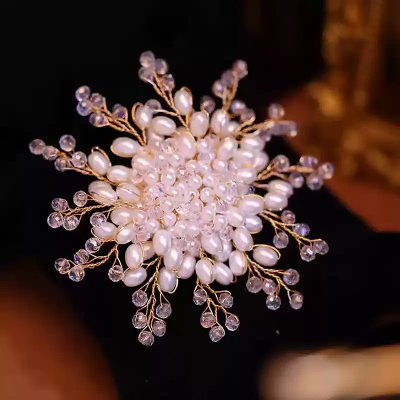 氣質西裝配飾珍珠胸花