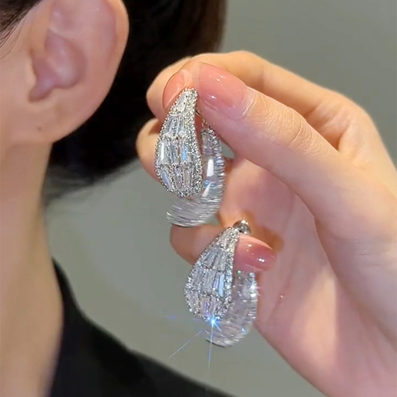 輕奢鋯石交叉耳環