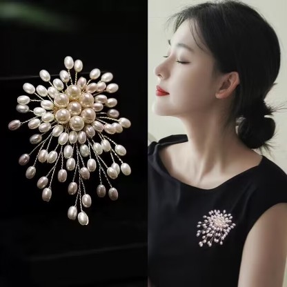 氣質西裝配飾珍珠胸花