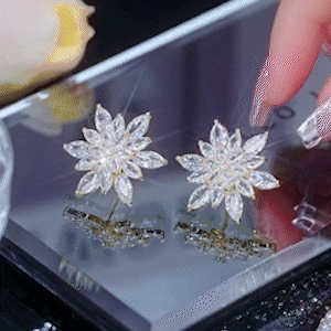 超閃鋯石花朵耳環