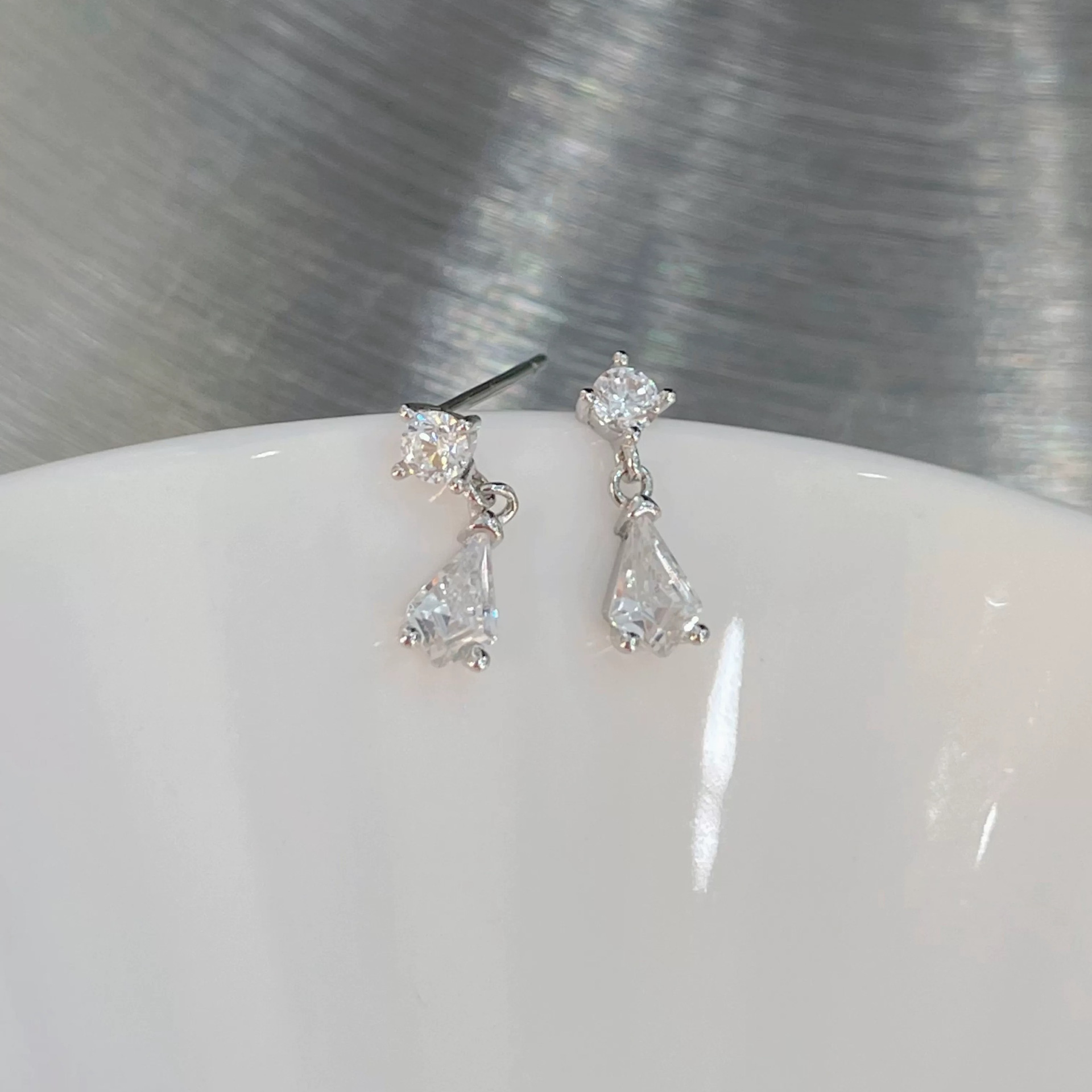 新款精緻百搭耳環  