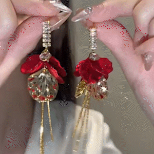 輕奢風紅花瓣長款流蘇耳環