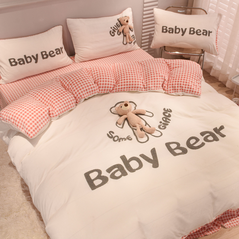 冬季新款可愛超萌寶寶熊牛奶絨四件套 床包款