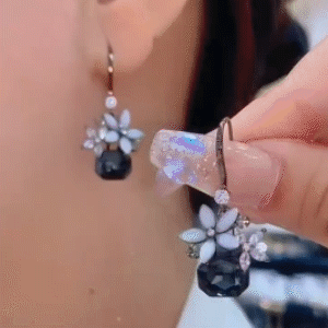 黑水晶花朵耳環