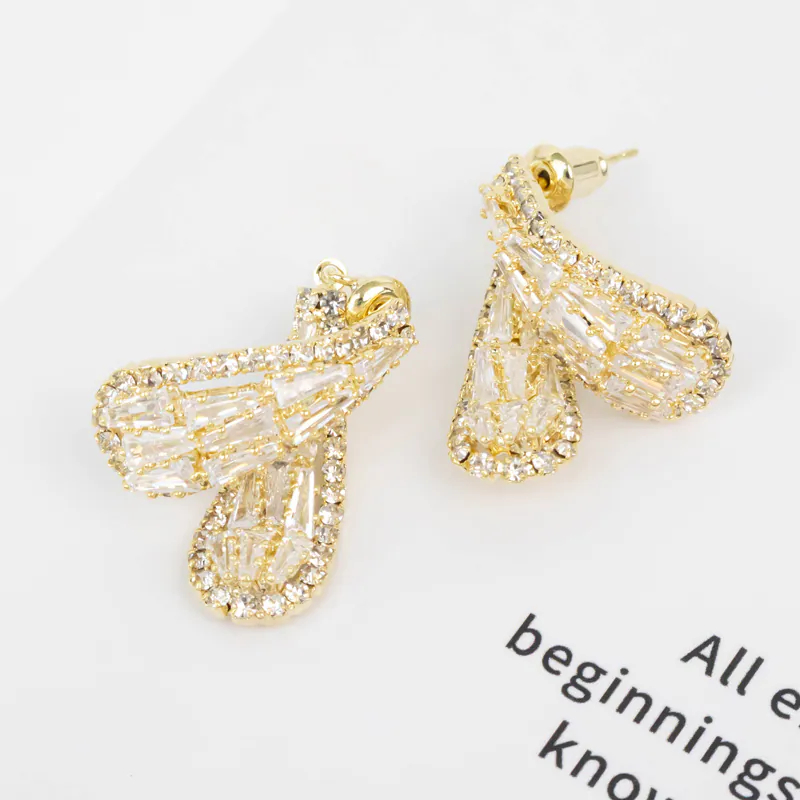 「天使羽墜」輕奢鋯石交叉耳環