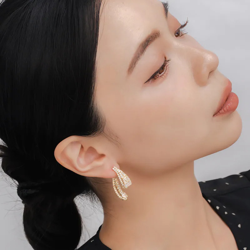 「天使羽墜」輕奢鋯石交叉耳環