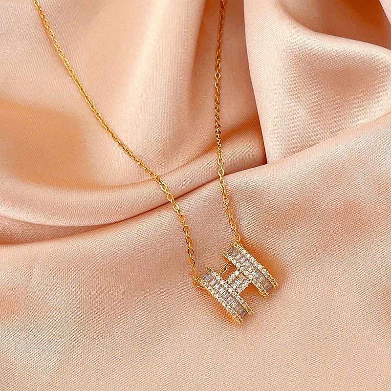 微鑲滿鑽字母H設計感項錬