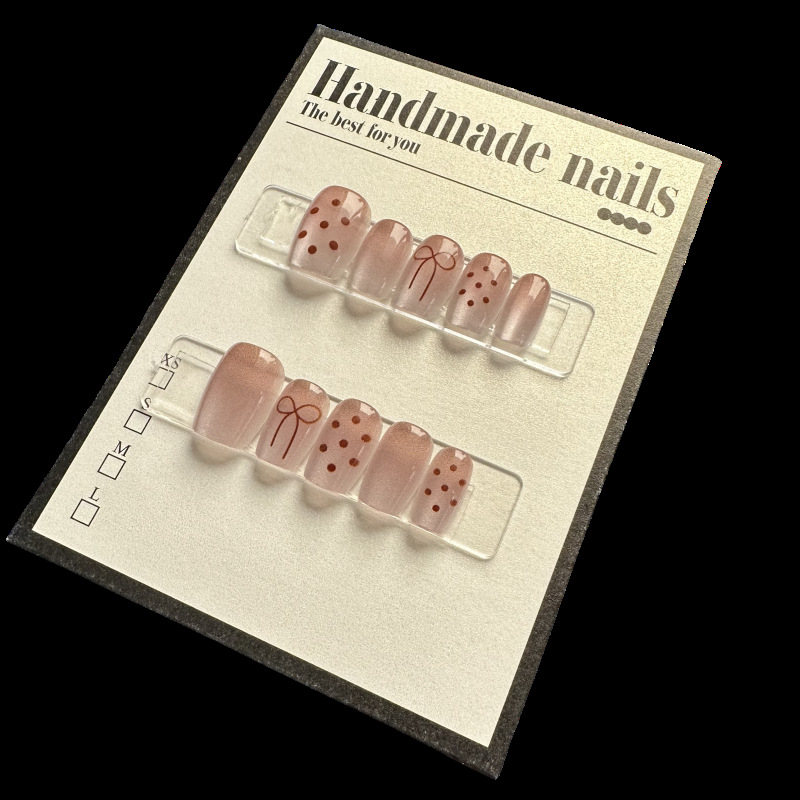 穿戴甲 |粉色波點蝴蝶美甲