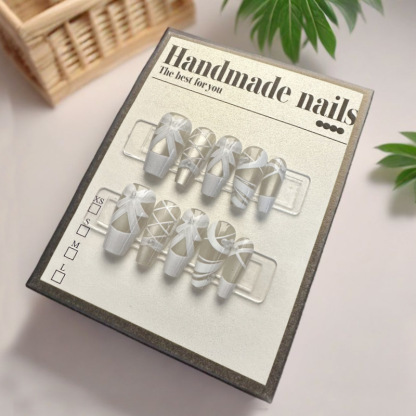 穿戴甲 | 白紗舞動個性美甲