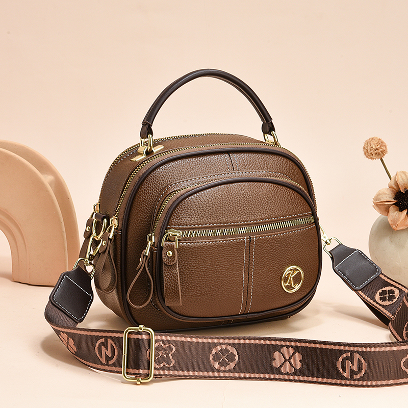 新款多層大容量小方包