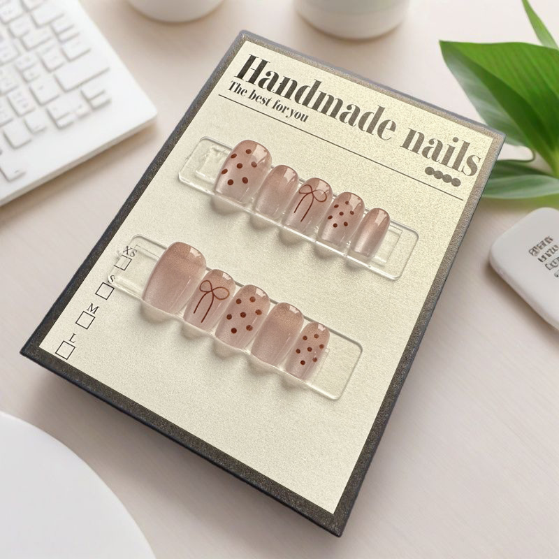 穿戴甲 |粉色波點蝴蝶美甲