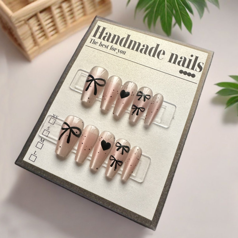 穿戴甲 |蝴蝶結愛心時尚美甲