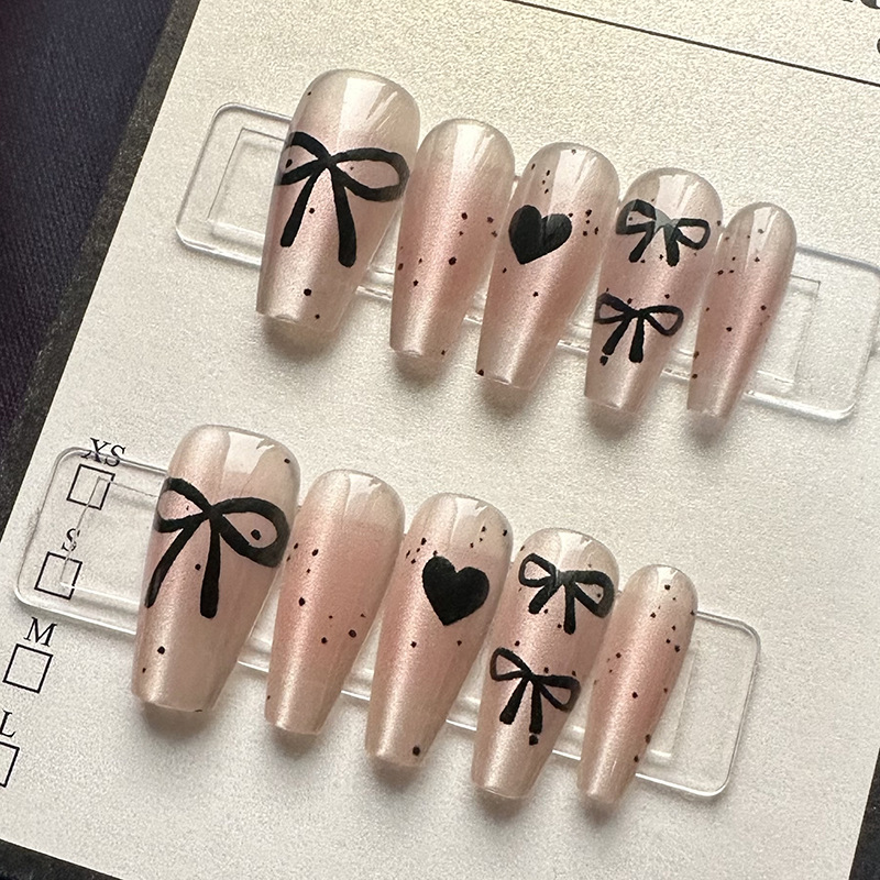 穿戴甲 |蝴蝶結愛心時尚美甲