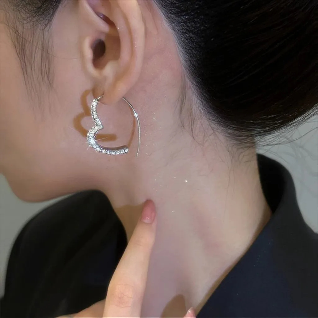 輕奢滿鑽愛心耳環  