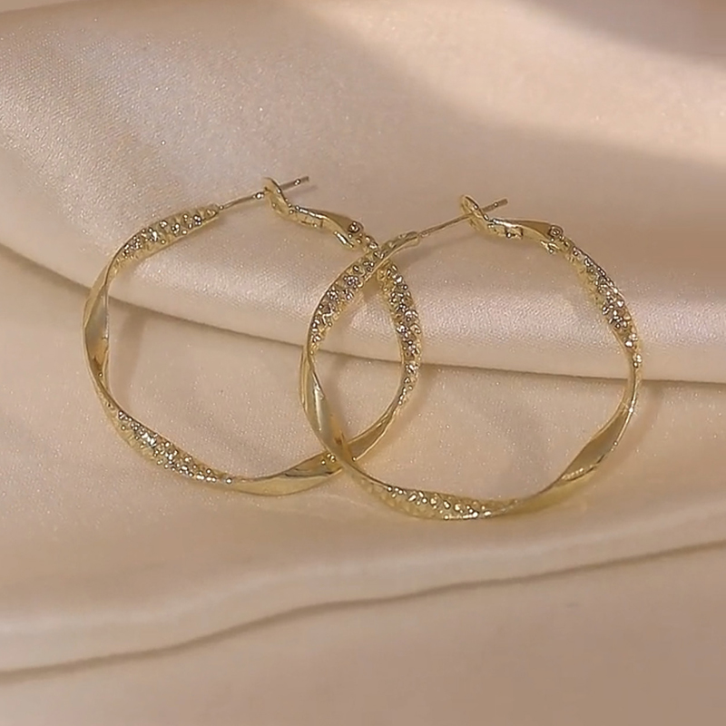 扭曲大耳圈耳環