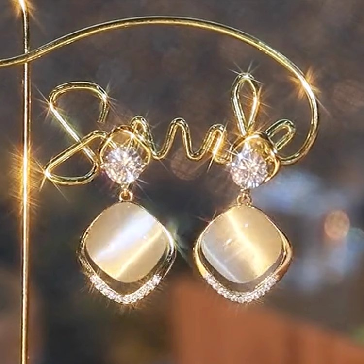 氣質菱形貓眼石耳環