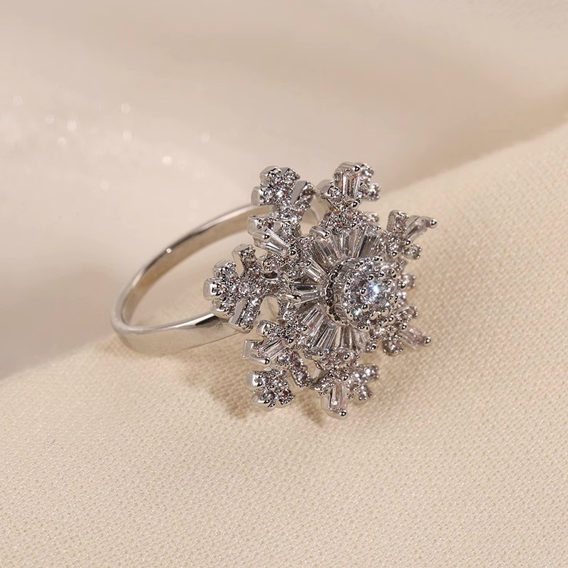 旋轉雪花鋯石戒指