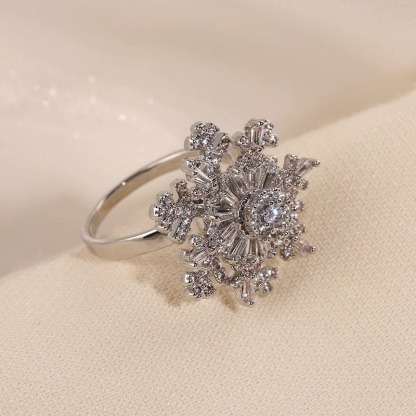 旋轉雪花鋯石戒指