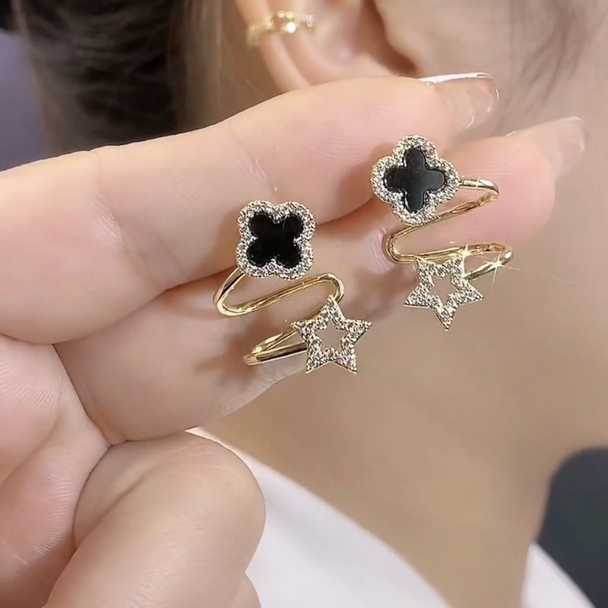 輕奢時尚花朵耳環