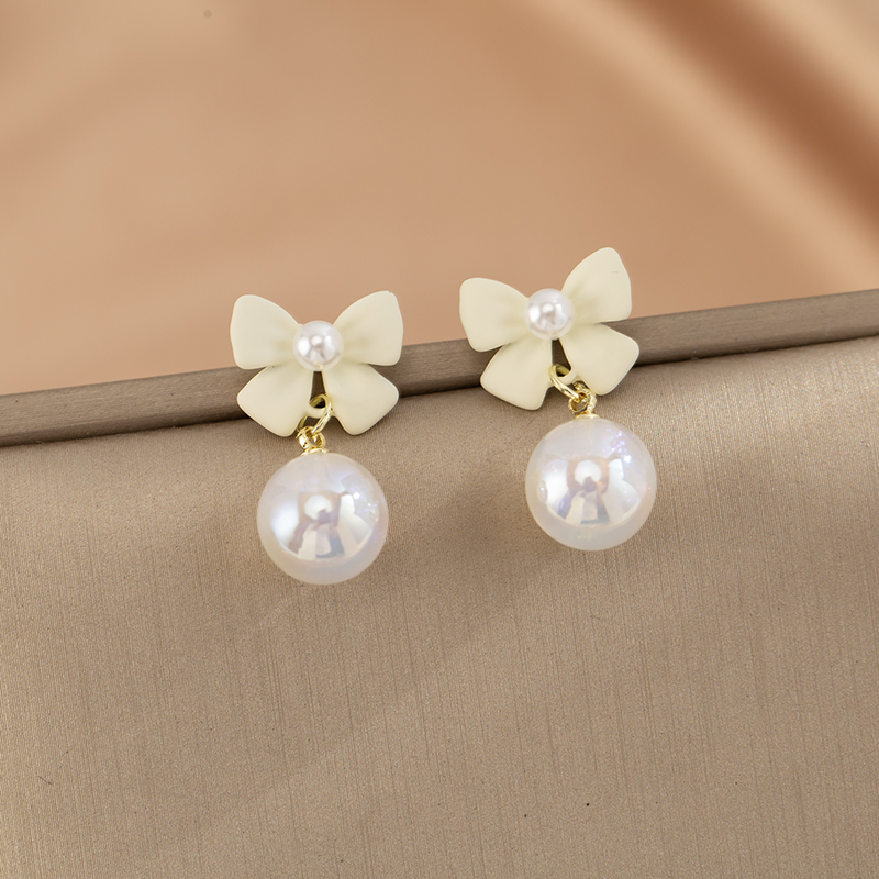 甜美氣質愛蝴蝶結珍珠耳環 • 夾式耳環