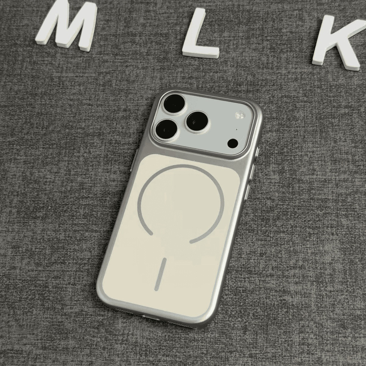 新款超薄Magsafe磁吸iphone手機保護殼