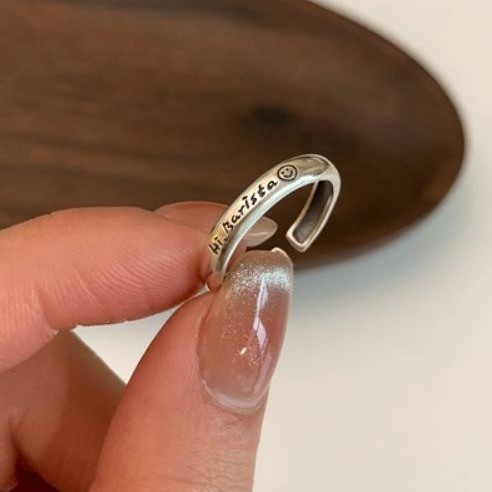 復古做舊方塊笑臉字母戒指