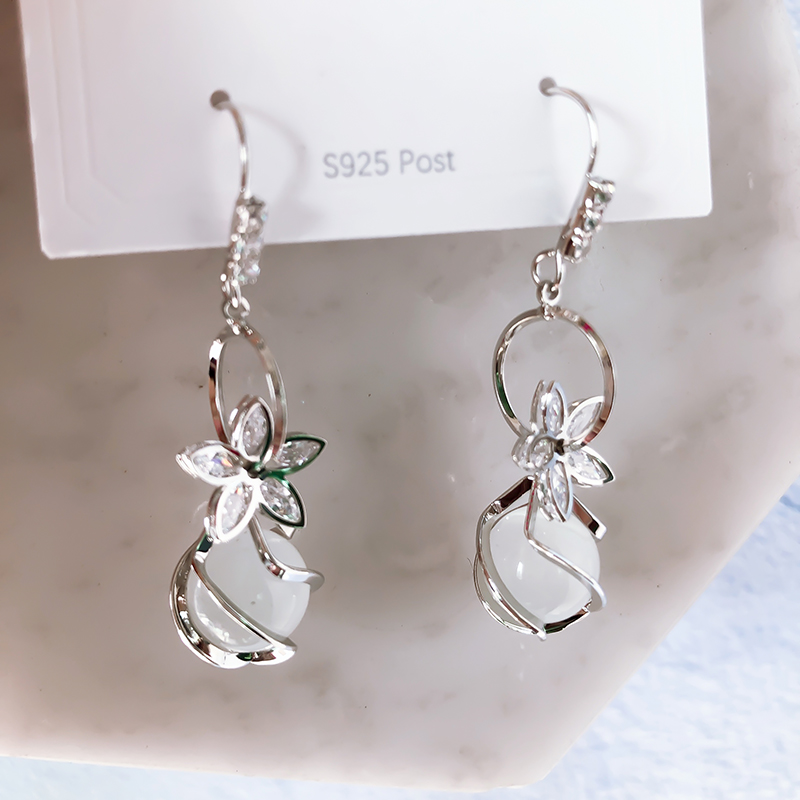 精致貓眼石花朵流蘇耳環