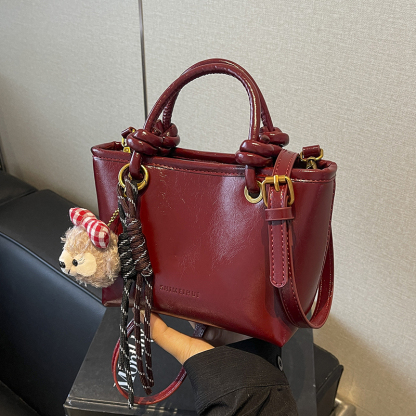 新款时尚百搭斜肩包水桶包