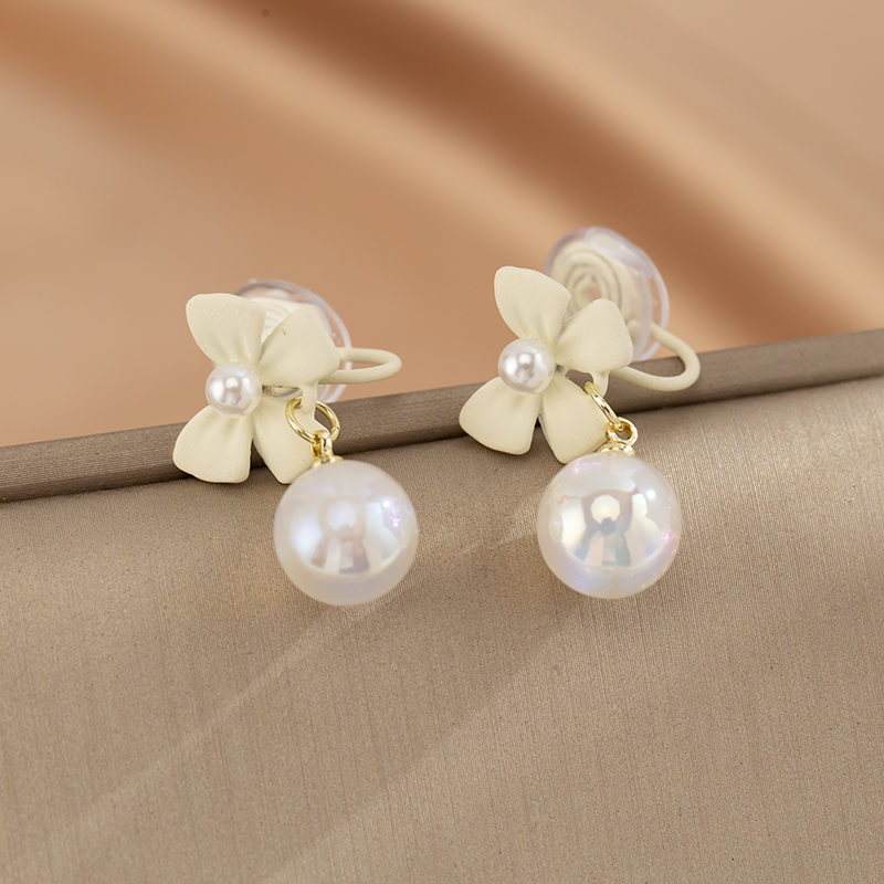 甜美氣質愛蝴蝶結珍珠耳環 • 夾式耳環