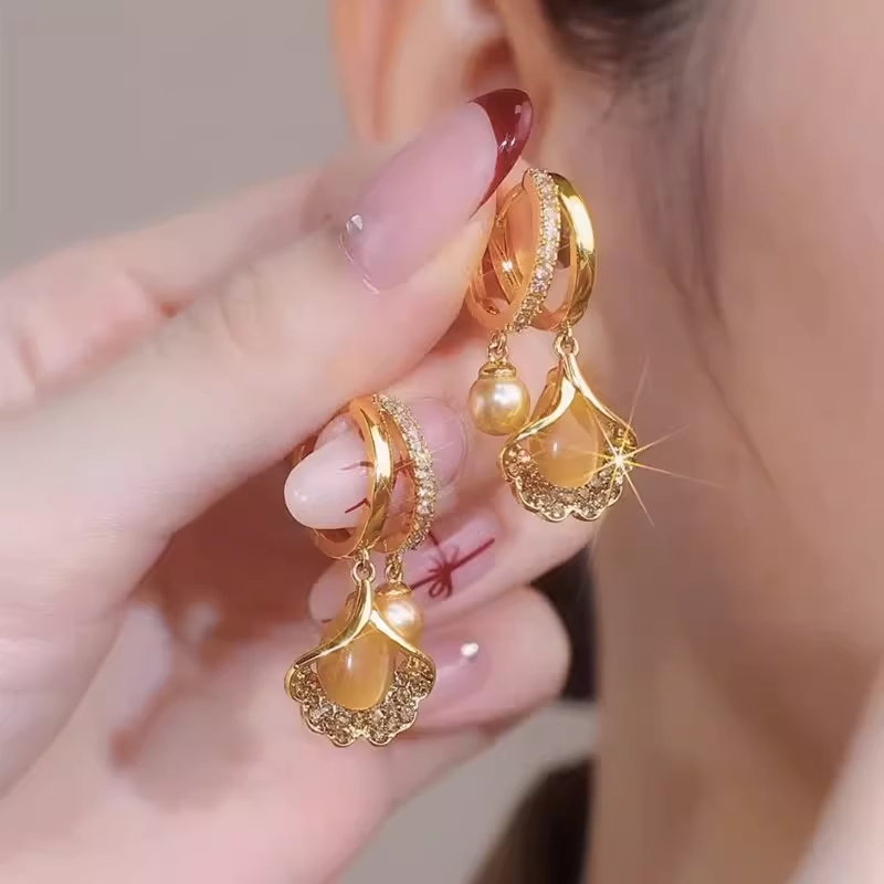 法式輕奢綠色貓眼銀杏葉耳環