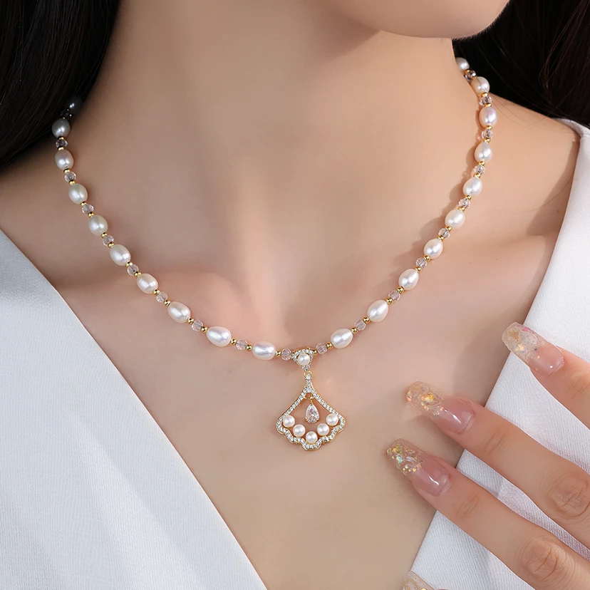 旋轉花朵珍珠項錬