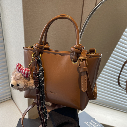 新款时尚百搭斜肩包水桶包