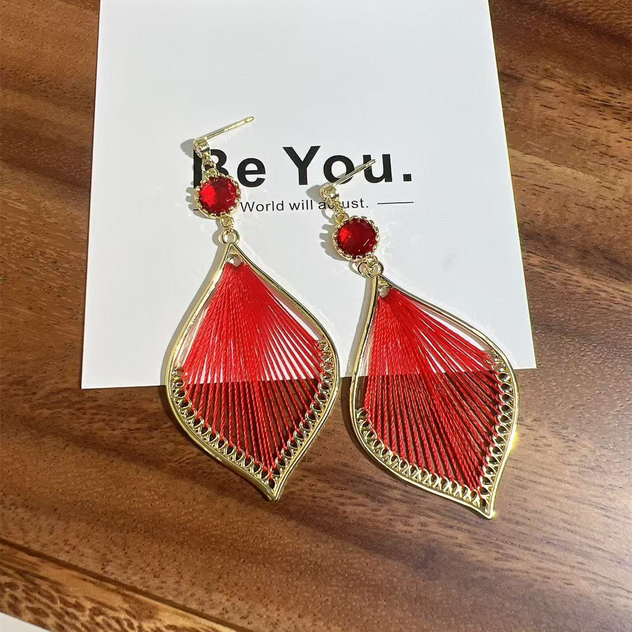 克萊因藍色孔雀尾流蘇耳環