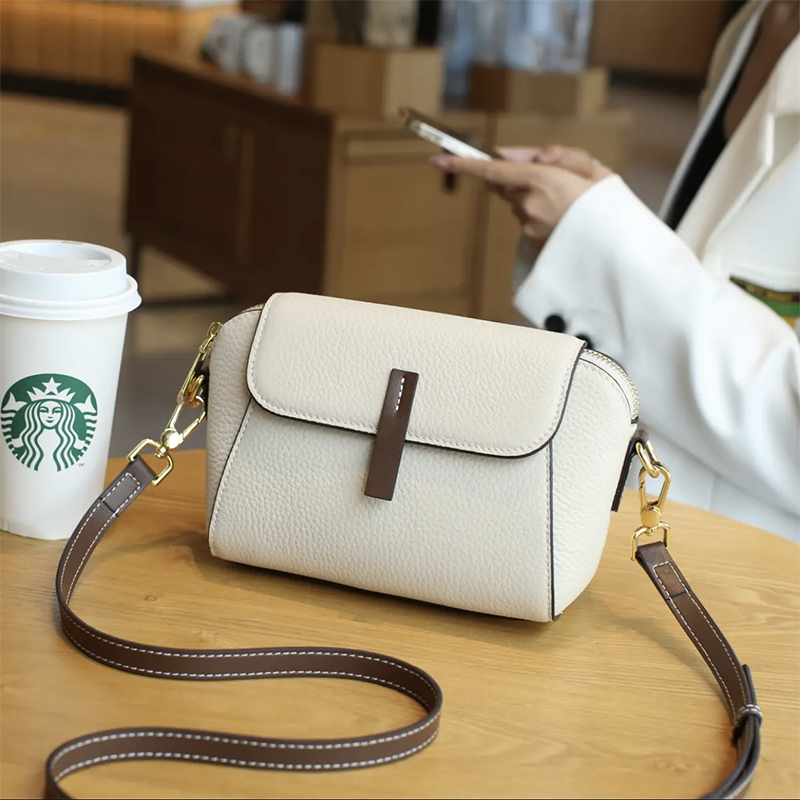 秋冬真皮包包 斜背小方包