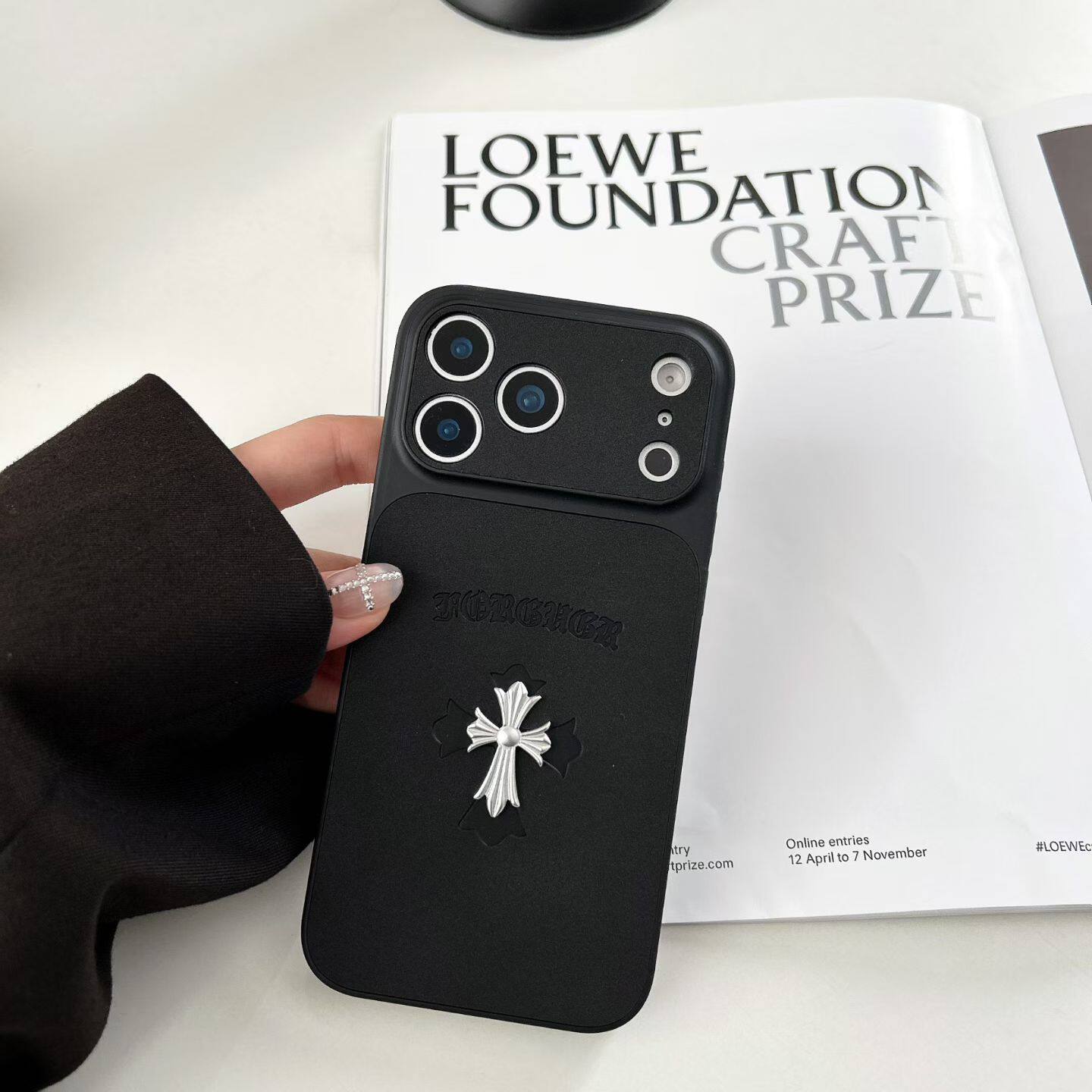 潮牌立體克羅心蘋果保護殼