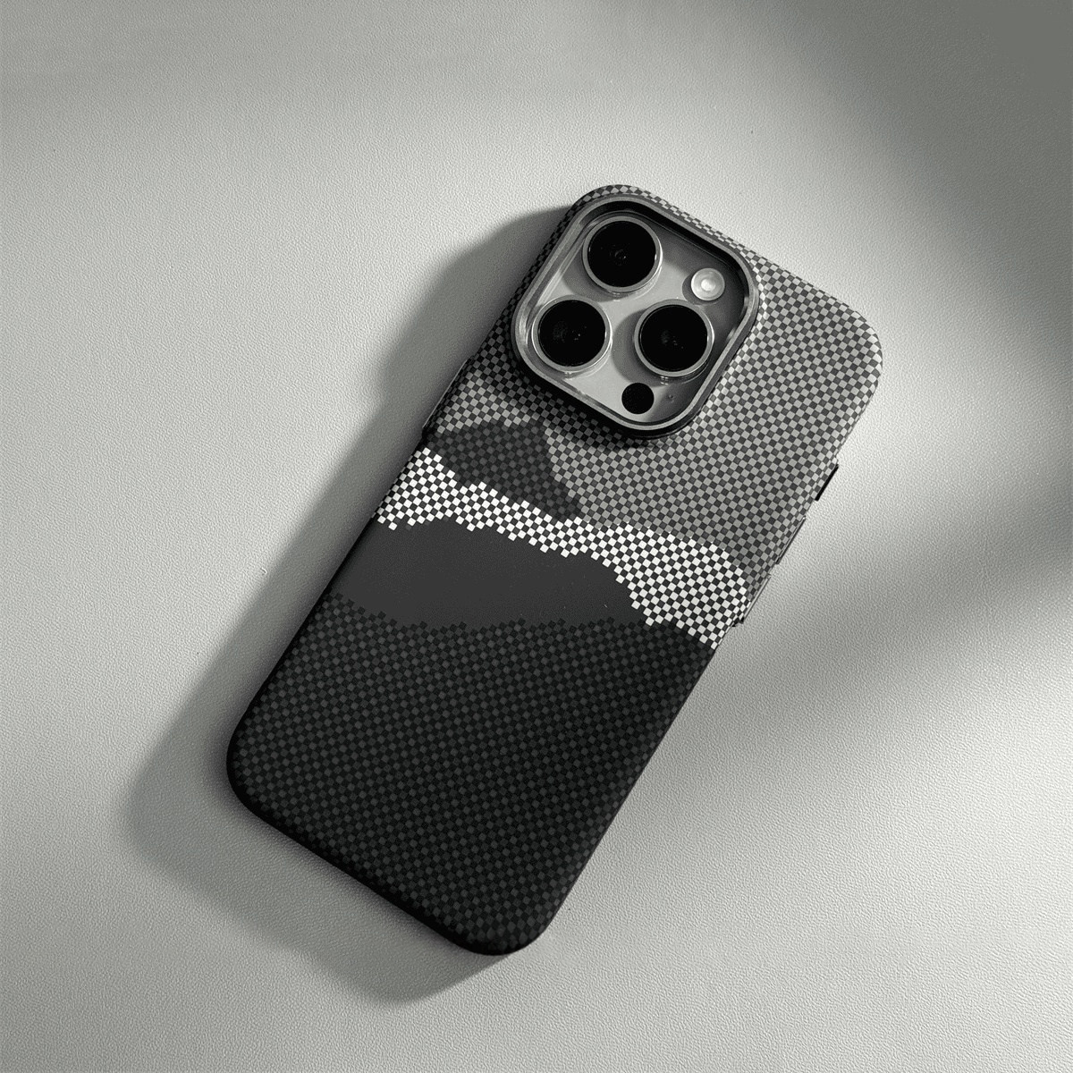 Magsafe磁吸碳纖維磨砂iphone保護殼