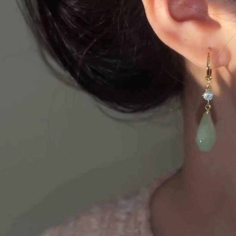 和田玉玉蘭花花苞耳環