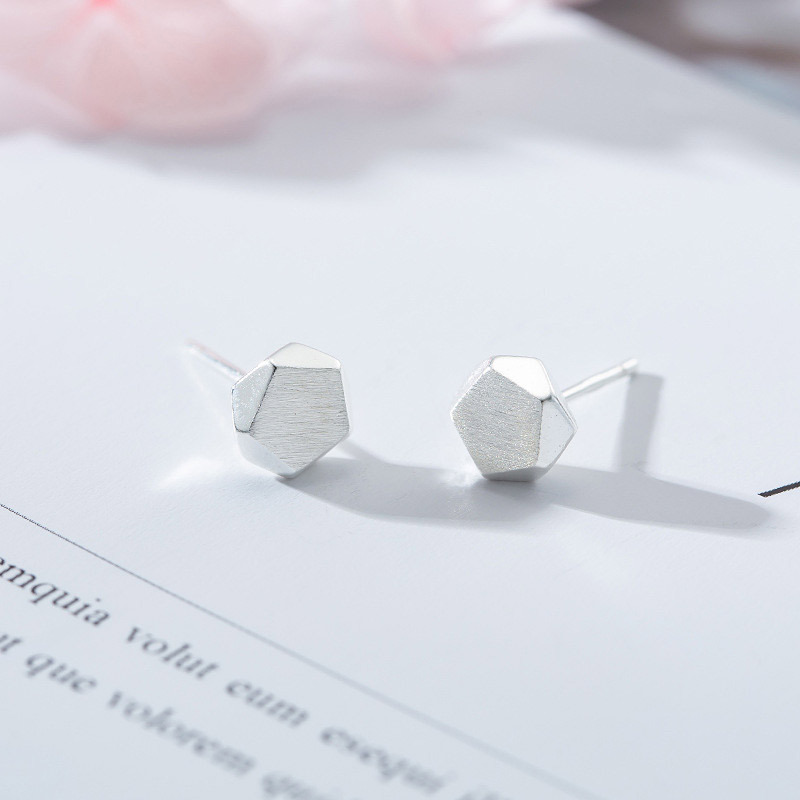 新款精緻百搭耳環  