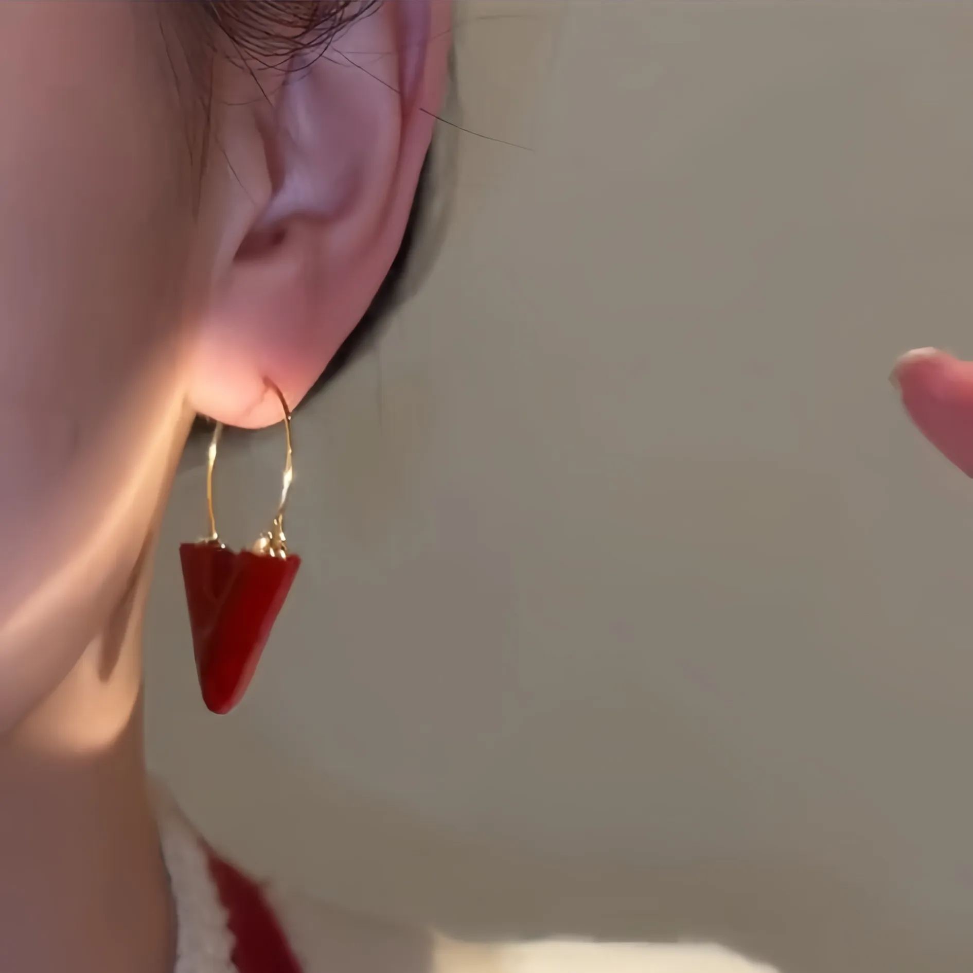 紅色V型氣質耳環