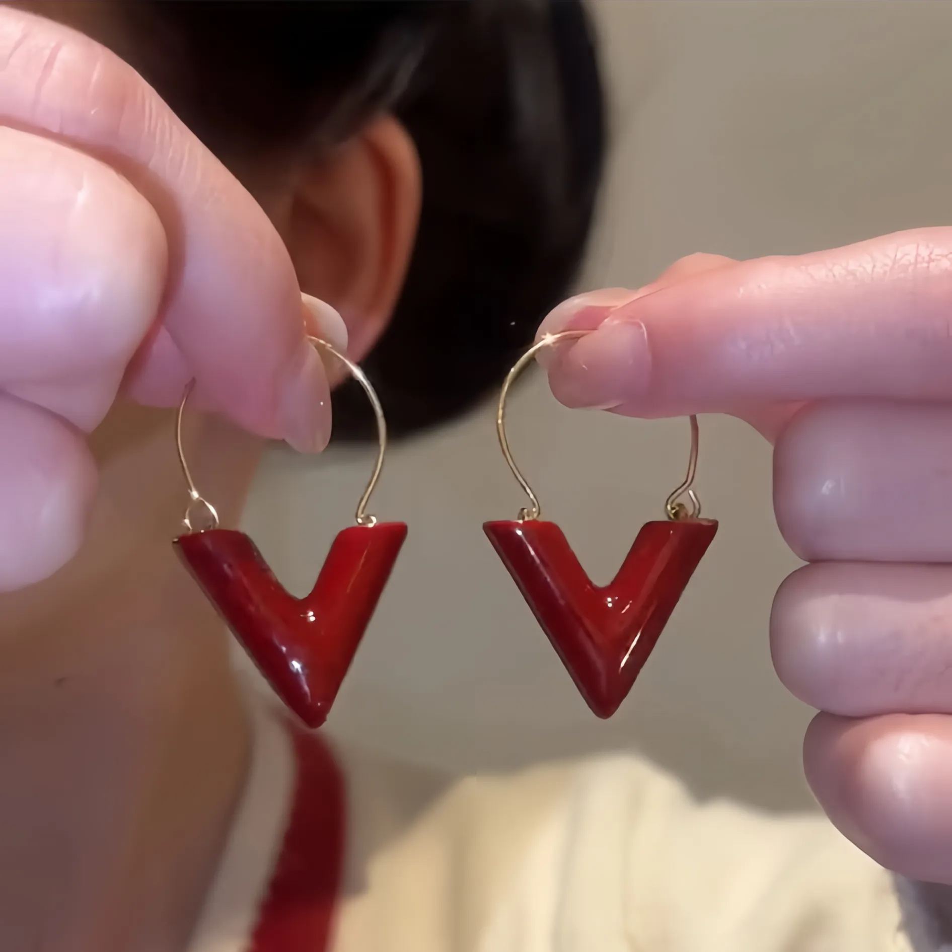 紅色V型氣質耳環