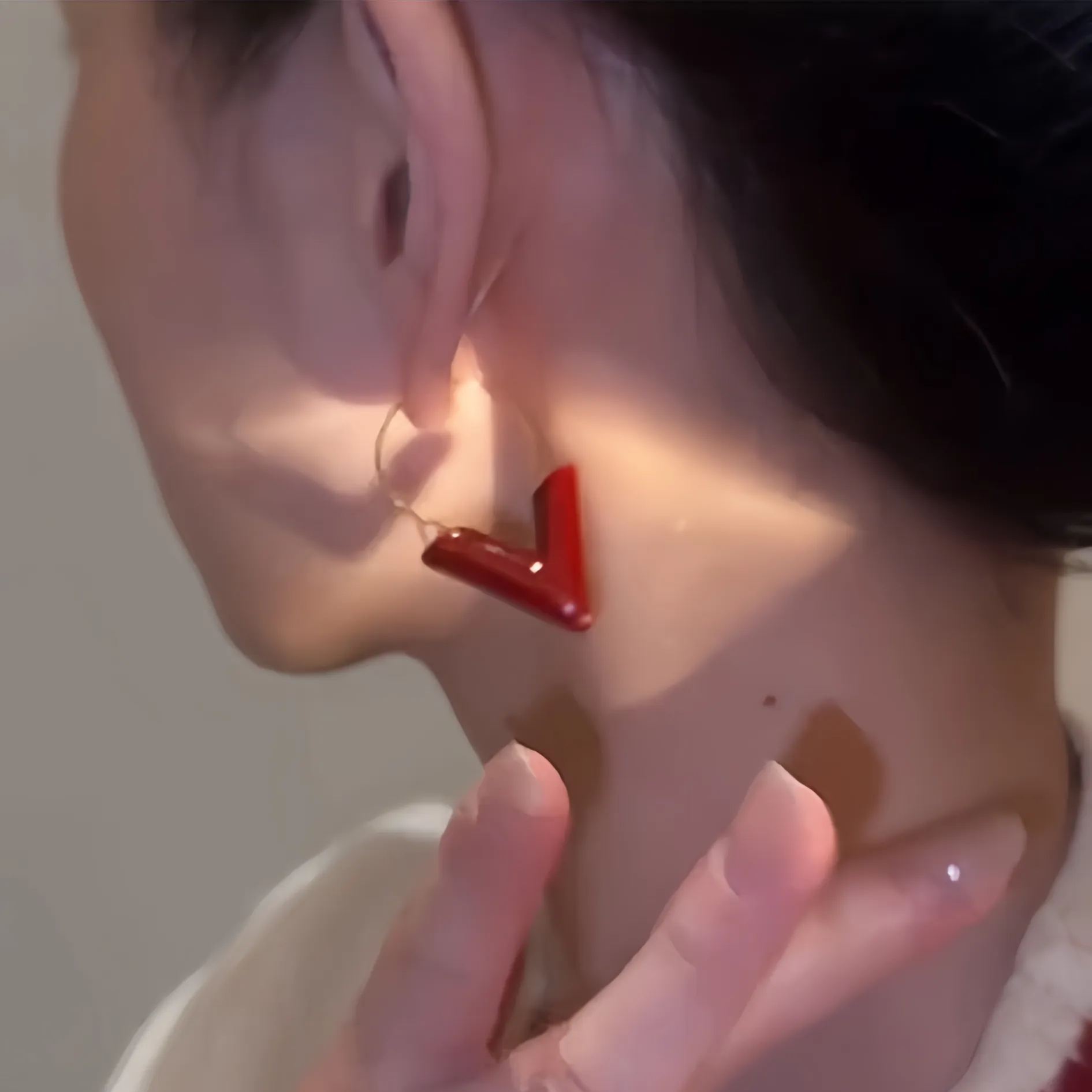 紅色V型氣質耳環