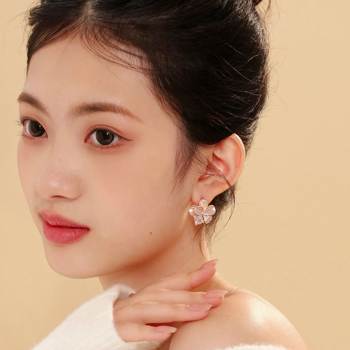 簡約白花朵•夾式耳環