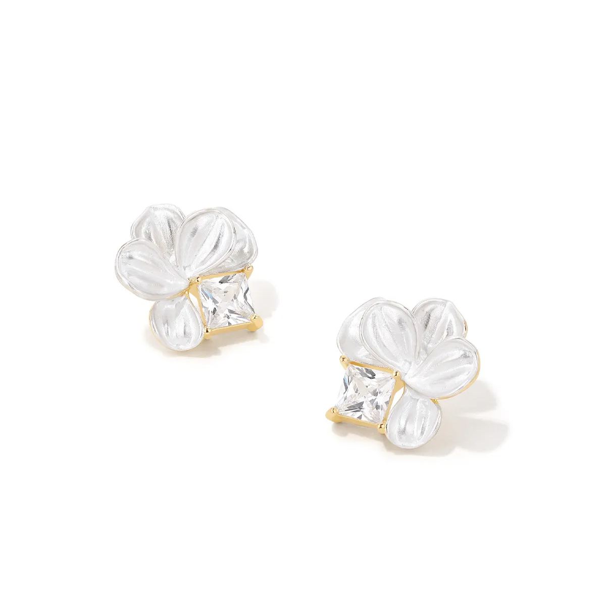 簡約白花朵•夾式耳環