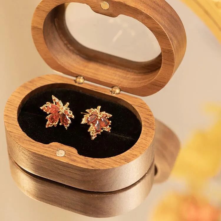 紅色水晶楓葉耳環 