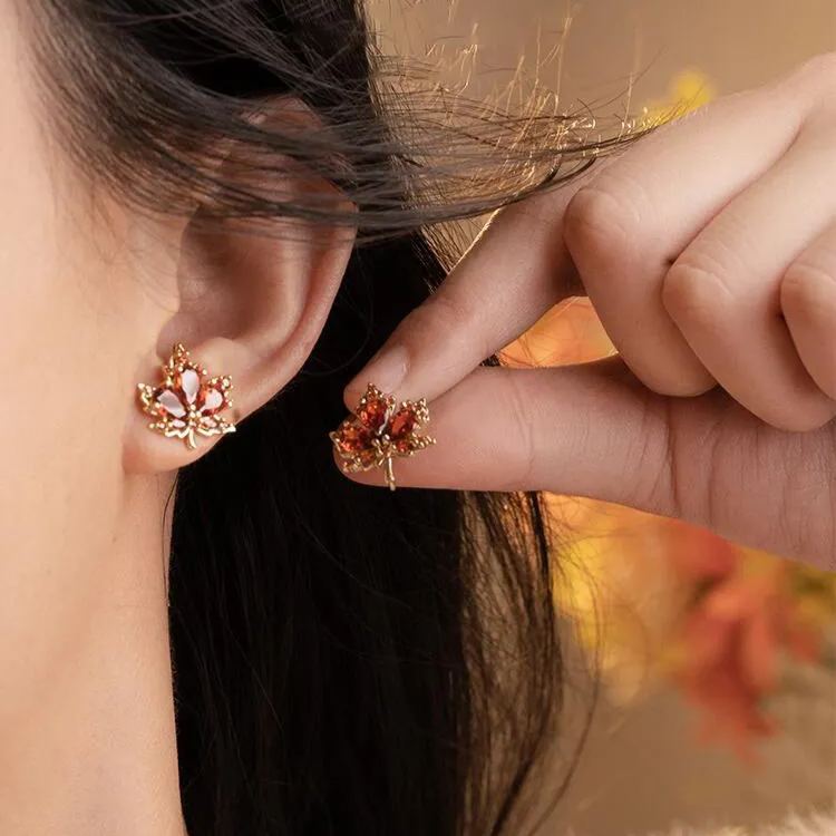 紅色水晶楓葉耳環 