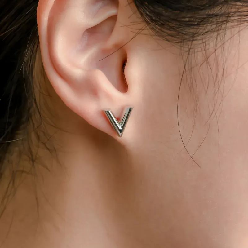 「耀眼勝利」立體滿鑽V字前後鑽耳環（可拆卸）