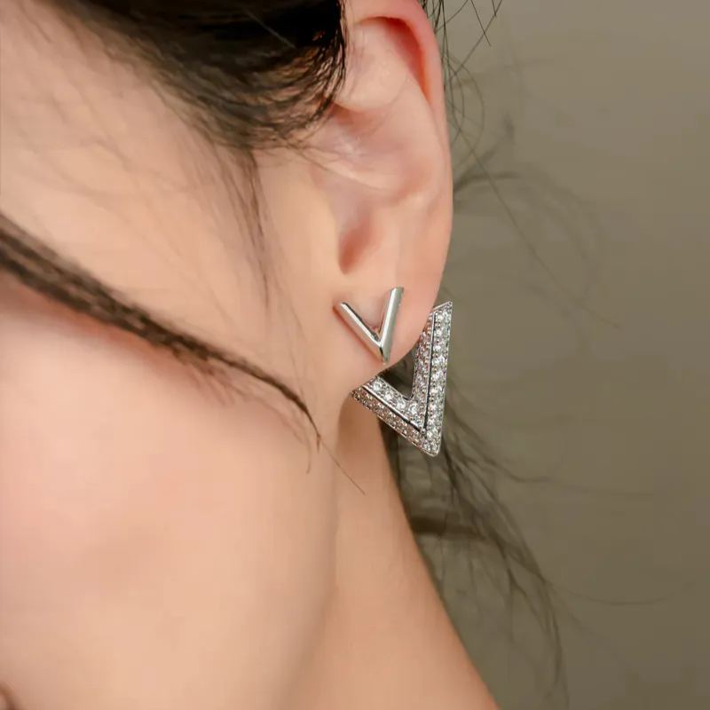 「耀眼勝利」立體滿鑽V字前後鑽耳環（可拆卸）