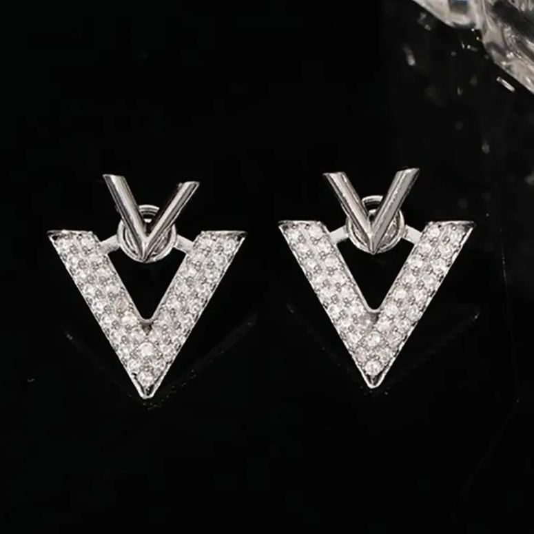 簡約雙V字母閃鑽耳環